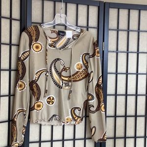 Boutique Europea shirt size small.